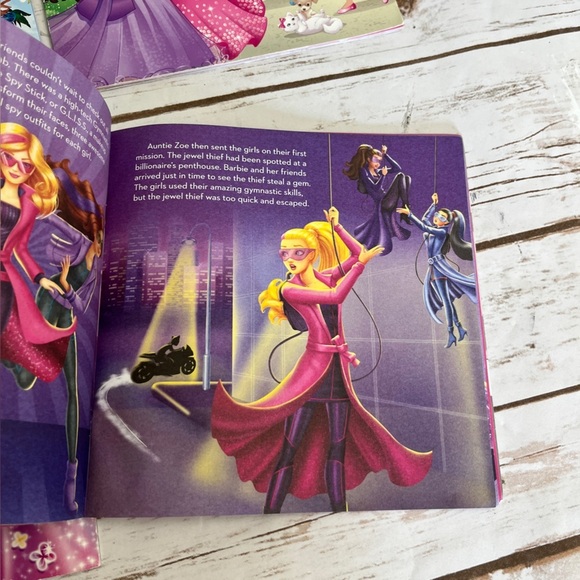 Barbie Children's Book Collection Barbie Doll - Picture 7 of 13